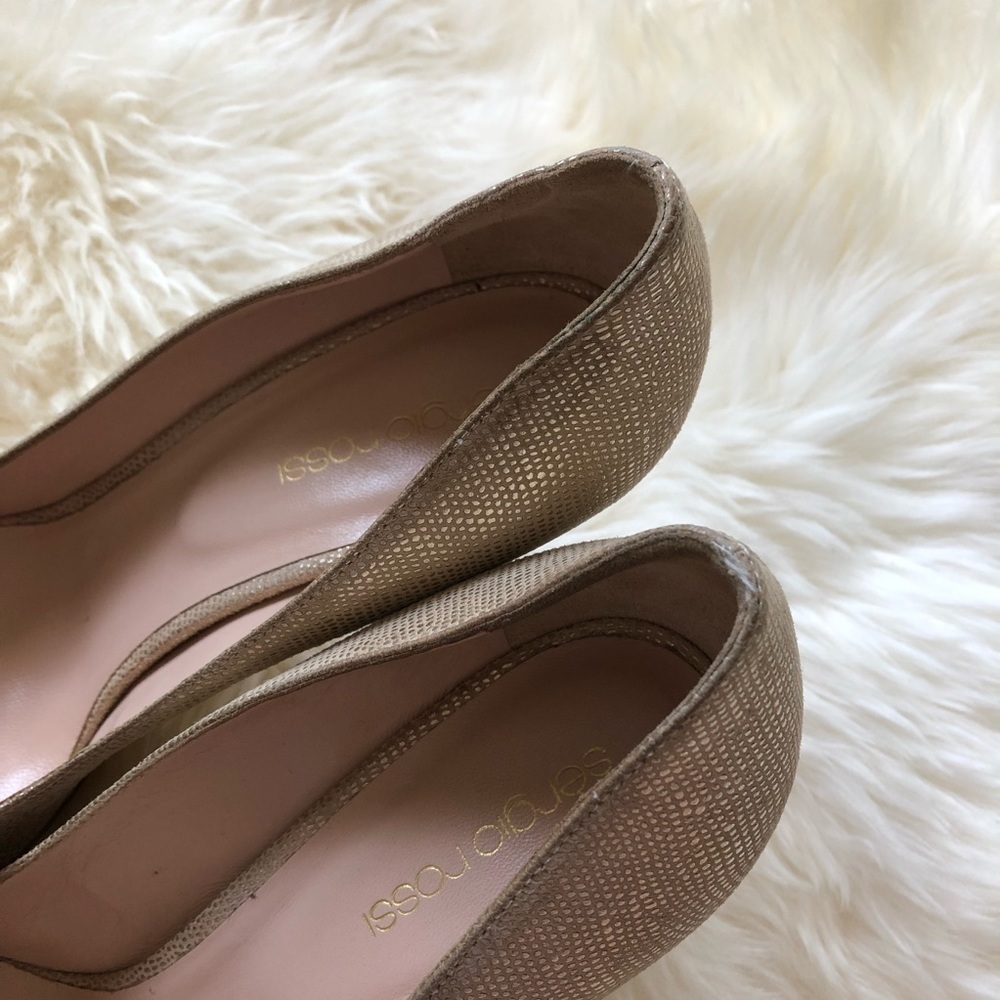 Sergio Rossi Gold Embossed Pointed Toe Pump 38 - Picture 6 of 8